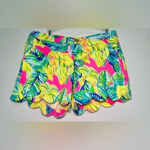 Lilly Pulitzer The Buttercup Stretch Shorts 5" Inseam Size 6 Leaf Print Preppy